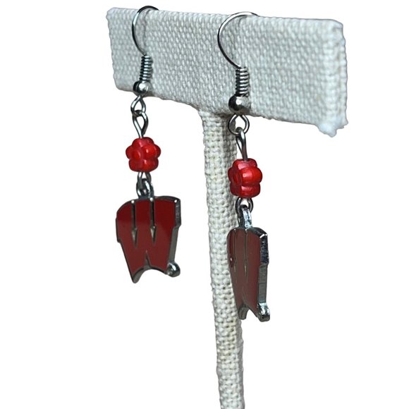 Wisconsin Badgers Dangle Earrings - Picture 3 of 4